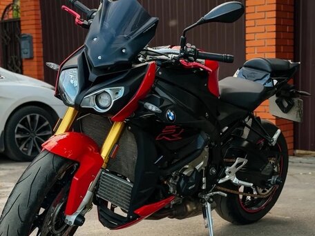 2018 BMW S 1000 R, красный, 900000 рублей, вид 1