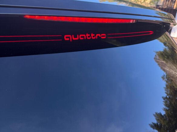 2023 Audi Q6 50 TFSI, чёрный, 7550000 рублей - вид 7
