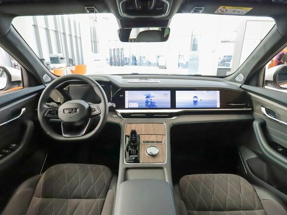 2026 Geely Monjaro I Рестайлинг, белый - вид 16