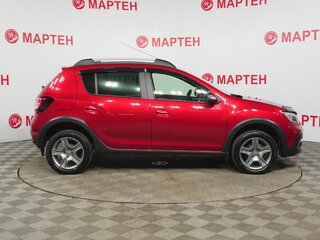 2021 Renault Sandero Stepway II Рестайлинг, красный, 1337000 рублей, вид 4