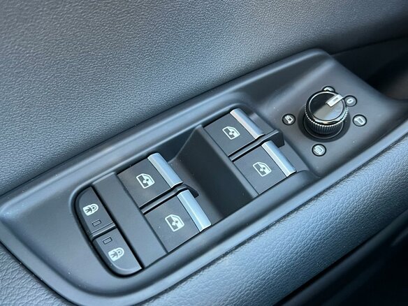 2025 Audi Q8 55 TFSI I (4M) Рестайлинг, серый, 14050000 рублей - вид 13