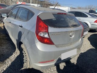 2016 Hyundai Solaris I Рестайлинг, серебристый, 406000 рублей, вид 1