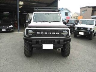 2023 Suzuki Jimny Sierra IV, белый, 1480000 рублей, вид 2