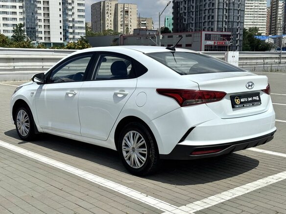 2021 Hyundai Solaris II Рестайлинг, белый - вид 4