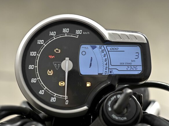 2026 Triumph Speed 400, красный, 655000 рублей - вид 8