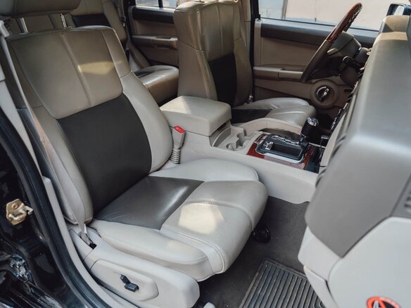 2006 Jeep Commander, чёрный, 1730000 рублей - вид 8