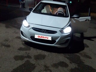 2011 Hyundai Solaris I, белый, 450000 рублей, вид 1