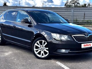 2013 Skoda Superb DSG II Рестайлинг, коричневый, 899000 рублей, вид 1