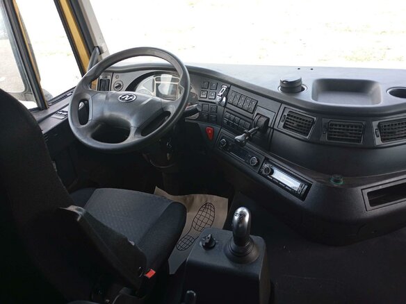 2023 IVECO-Hongyan 4x2, жёлтый, 2955450 рублей - вид 6