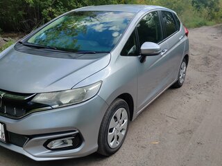 2018 Honda Fit III Рестайлинг, серебристый, 1110000 рублей, вид 2