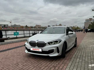2021 BMW 1 серии 118d III (F40), белый, 2850000 рублей, вид 1