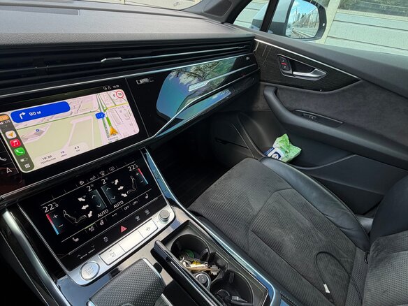 2020 Audi Q7 45 TDI II (4M) Рестайлинг, белый, 6500000 рублей - вид 7