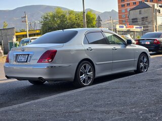 2004 Toyota Crown Majesta IV (S180), серебристый, 1390000 рублей, вид 5