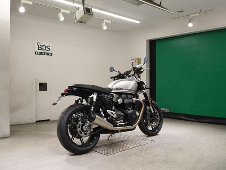 2025 Triumph Speed Twin, чёрный, 1150000 рублей, вид 5