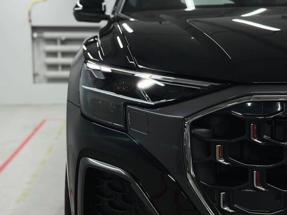 2026 Audi Q8 50 TDI I (4M) Рестайлинг, чёрный - вид 3