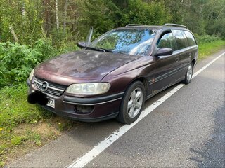 1995 Opel Omega B, пурпурный, 143000 рублей, вид 1