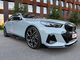 2024 BMW 5 серии 520i VIII (G60/G61/G68), серый, 7850000 рублей, вид 3