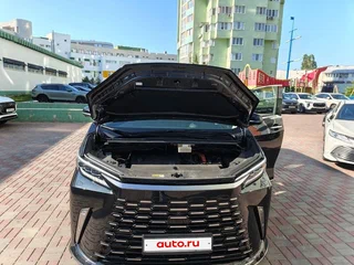 2025 Lexus LM 500h II, чёрный, 19900000 рублей, вид 2