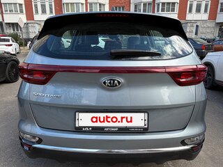 2022 Kia Sportage IV Рестайлинг, серебристый, 2950000 рублей, вид 2