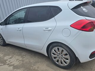 2013 Kia Ceed II, белый, 900000 рублей, вид 3