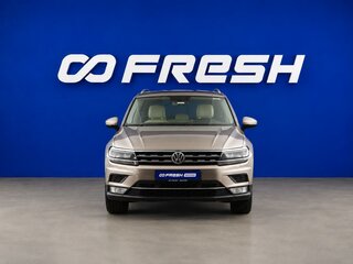 2017 Volkswagen Tiguan II, бежевый, 2390077 рублей, вид 3