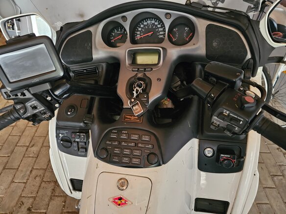 2004 Honda GL 1800 Gold Wing, белый, 900000 рублей - вид 7