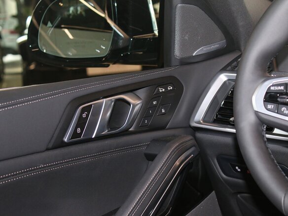 2025 BMW X6 40i III (G06) Рестайлинг, чёрный, 13890000 рублей - вид 14