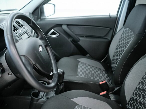2023 Lada (ВАЗ) Granta Cross I Рестайлинг, белый, 779000 рублей - вид 9