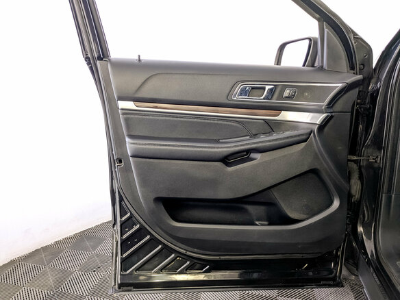 2018 Ford Explorer V Рестайлинг 2, чёрный, 2475000 рублей - вид 18