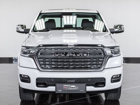 2026 Ram 1500 Crew Cab eTorque V Рестайлинг, белый, 11140000 рублей, вид 2