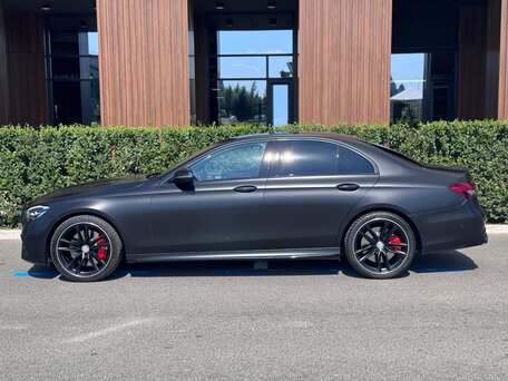 2022 Mercedes-Benz E-Класс AMG 53 AMG V (W213) Рестайлинг, чёрный, 6800000 рублей, вид 2