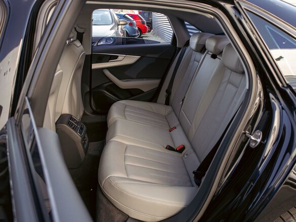 2019 Audi A4 V (B9), чёрный, 2155000 рублей - вид 12