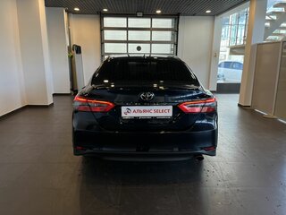 2018 Toyota Camry VIII (XV70), синий, 2490000 рублей, вид 4