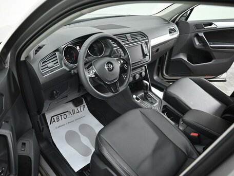 2017 Volkswagen Tiguan II, бежевый, 1835000 рублей, вид 5