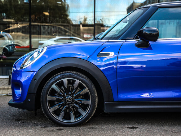 2020 Mini Hatch Cooper III (F55/F56) Рестайлинг, синий, 2333500 рублей - вид 9