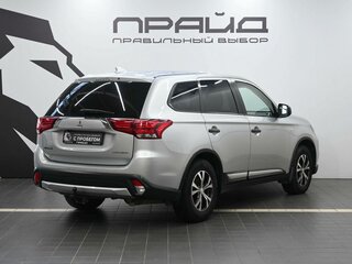 2017 Mitsubishi Outlander III Рестайлинг 2, серебристый, 1759900 рублей, вид 3