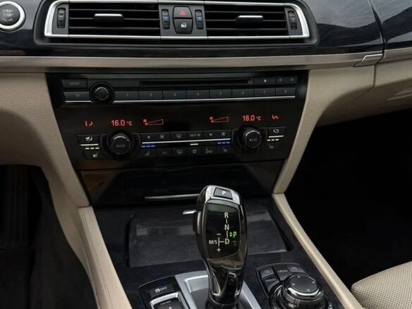 2008 BMW 7 серии 750i V (F01/F02/F04), синий - вид 10