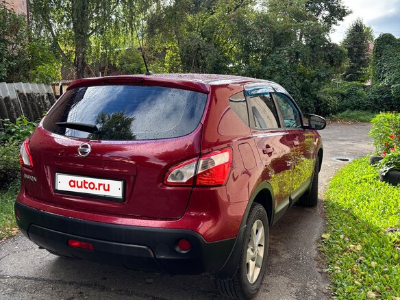 2011 Nissan Qashqai I Рестайлинг, красный, 1150000 рублей - вид 2