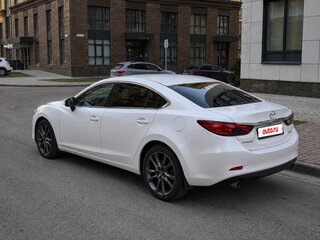 2017 Mazda 6 III (GJ) Рестайлинг, белый, 2100000 рублей, вид 4
