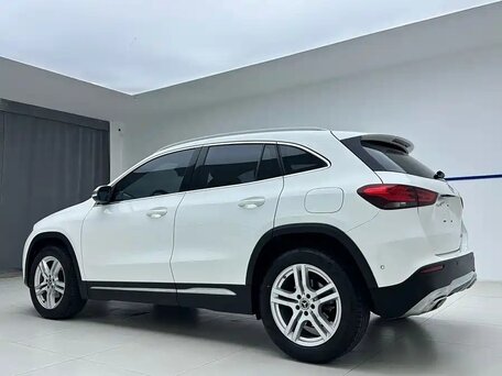 2022 Mercedes-Benz GLA 180 II (H247), белый, 2867007 рублей, вид 4