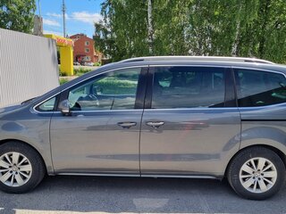 2017 Volkswagen Sharan II Рестайлинг, серый, 1770000 рублей, вид 4