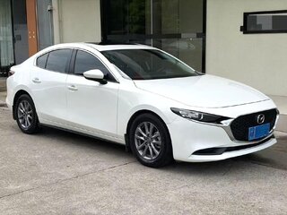 2022 Mazda 3 Axela IV (BP), белый, 1820000 рублей, вид 2