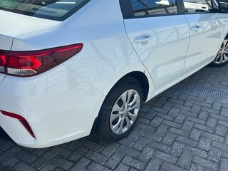 2017 Kia Rio IV, белый, 1200000 рублей, вид 4