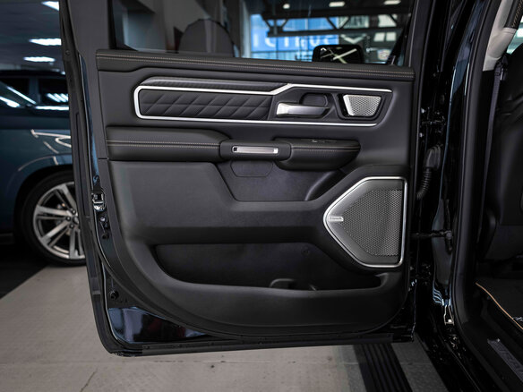 2026 Ram 1500 Crew Cab V Рестайлинг, чёрный, 10490000 рублей - вид 16