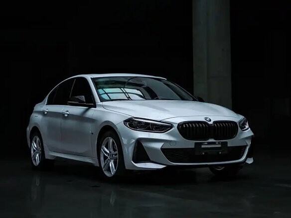 2023 BMW 1 серии 120i III (F52) Рестайлинг, белый