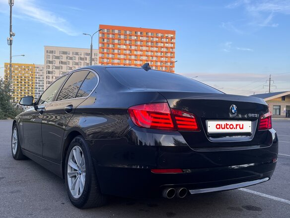 2010 BMW 5 серии 523i VI (F10/F11/F07), чёрный, 1500000 рублей - вид 13