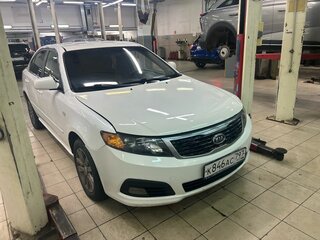 2010 Kia Magentis II Рестайлинг, белый, 799000 рублей, вид 3