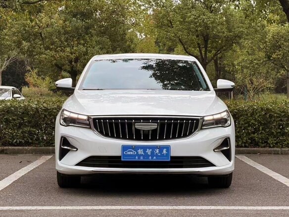 2026 Geely Emgrand III, белый, 1577700 рублей - вид 1