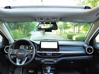 2023 Kia K3 II Рестайлинг, белый, 1830000 рублей, вид 5