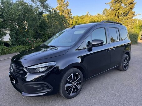 2022 Mercedes-Benz T-Класс 180 d, чёрный, 2755000 рублей, вид 1